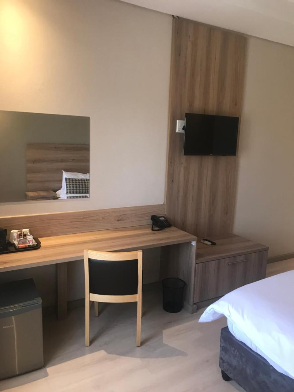 Regal Inn Hotel Midrand Exterior foto
